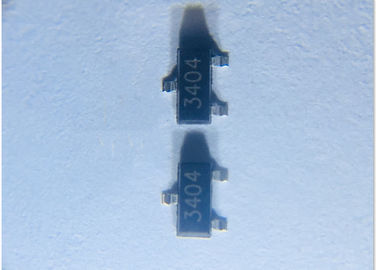 内部に閉じ込められるHXY3404 Mosの電界効果トランジスタSOT-23のプラスチック